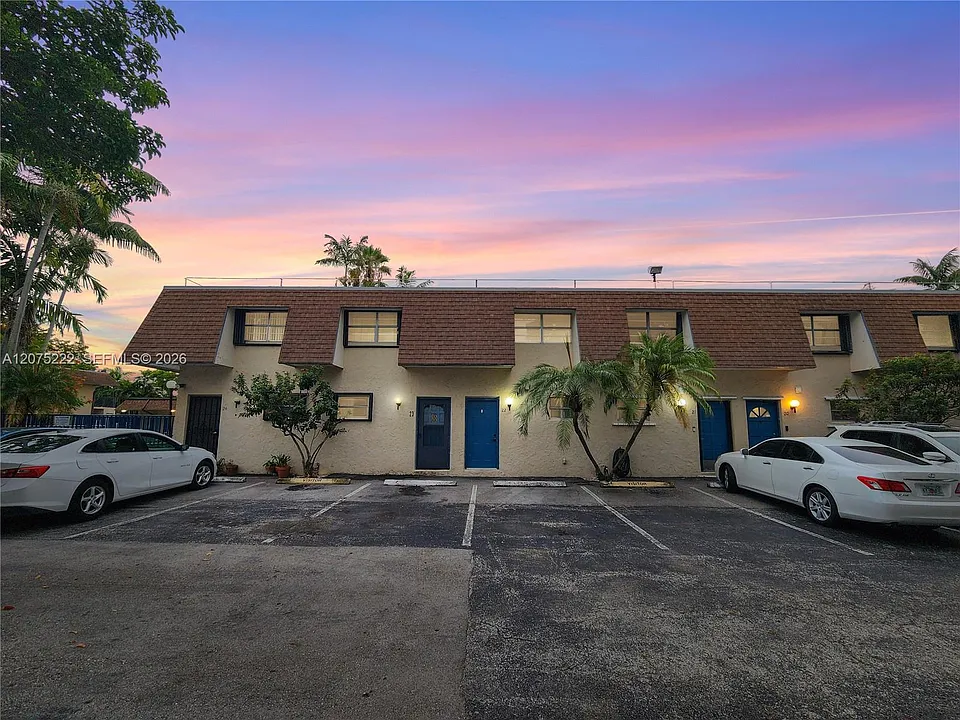 15385 S Dixie Hwy #22