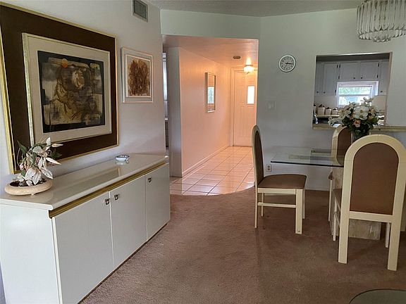5th image of 811 S Hollybrook Drive #203
