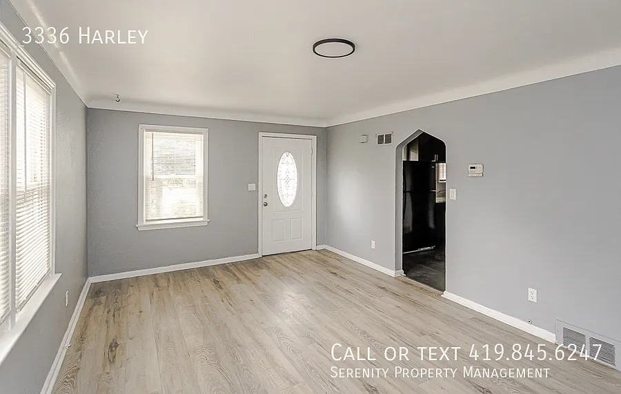 Your Summer Starts Here! Beautifully Remodeled 3 Bedroom, 2 Bathroom Home with Fenced Yard & Cove... — Photo 2