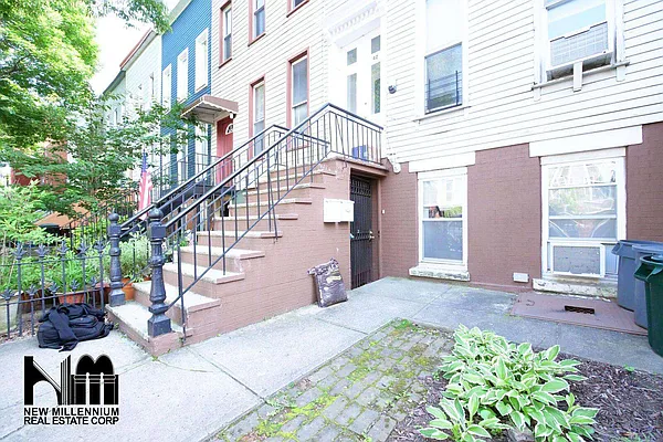 Rented by NMRE | media 15