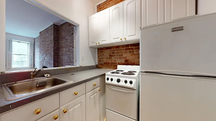 Rented by Bond New York | media 9