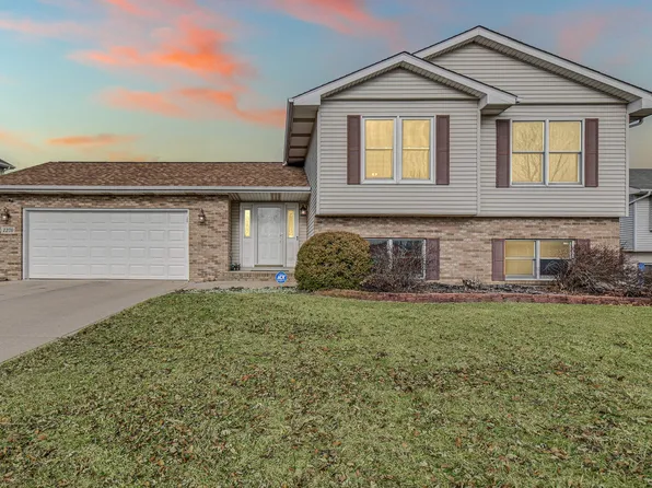 1270 W 97th Pl, Crown Point, IN 46307