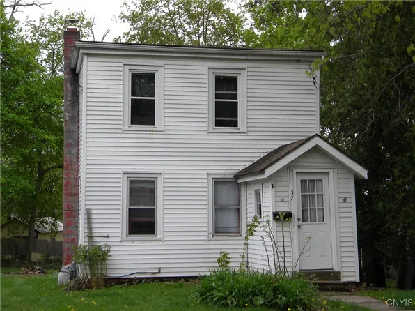 37 W Oneida St, Baldwinsville, NY 13027