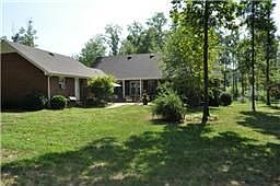4th image of 40 Windwood Dr