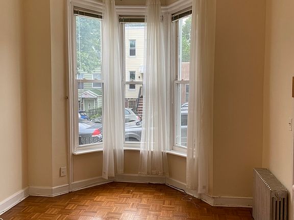 2nd image of 400 11th St #A