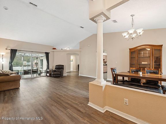 5th image of 811 Laurelridge Ct