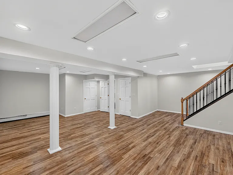 280 Ash St — Photo 31