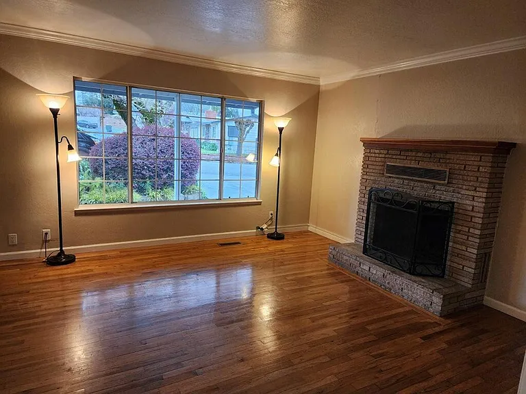10301 Buena Vista Dr — Photo 3