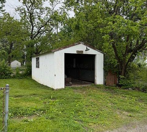 2nd image of 2618 Hiawatha St