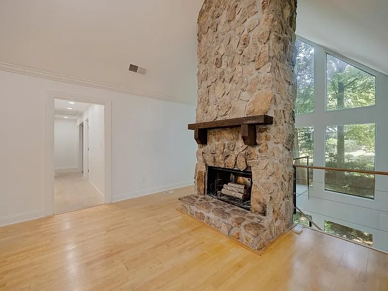102 Vanessa Dr SE — Photo 12