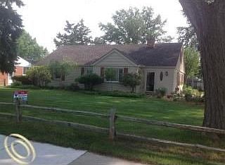 1st image of 24020 Lakewood St