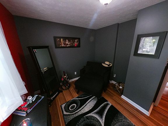 4th image of 344 Plaza Ave