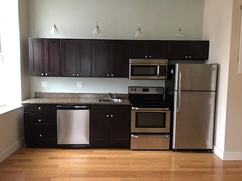 4th image of 2733 Woodburn Ave Unit 101