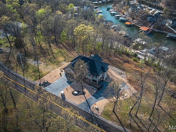 2nd image of 674 Lazy Days Rd