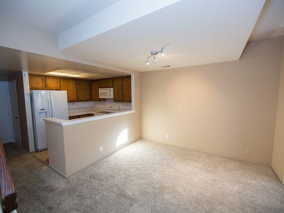 5th image of 341 Rock Creek Way