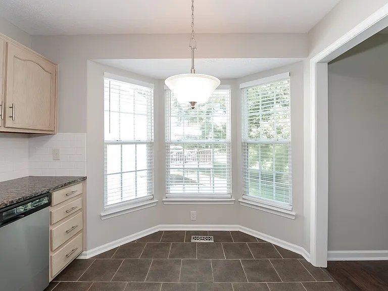 529 Leslie Ann Ct — Photo 4