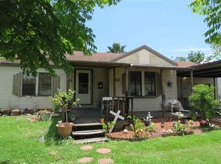 3013 South Dr, Groves, TX 77619