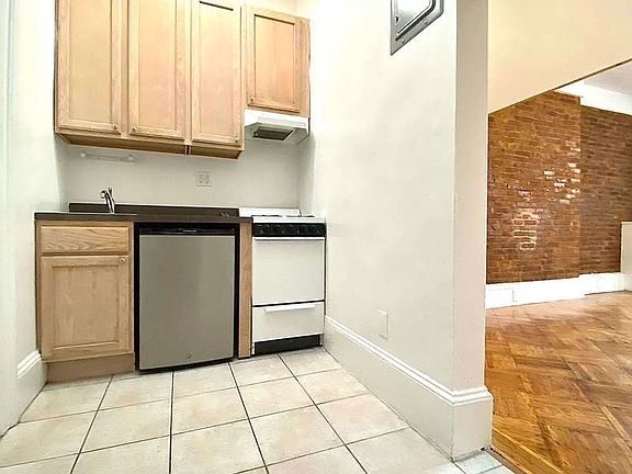 5th image of 47 W 87th St #5B1