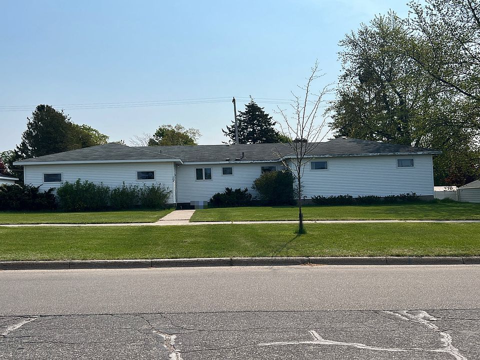 1st image of 704 N Gaylord Ave