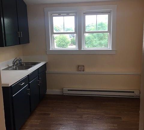 2nd image of 325 Market St #3