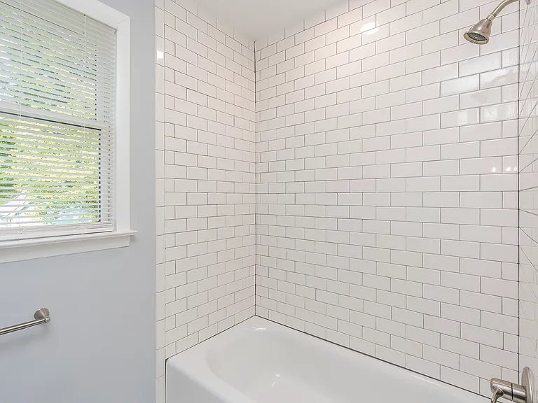 1022 Della Dr — Photo 17