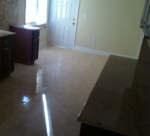 4th image of 11526 147th St