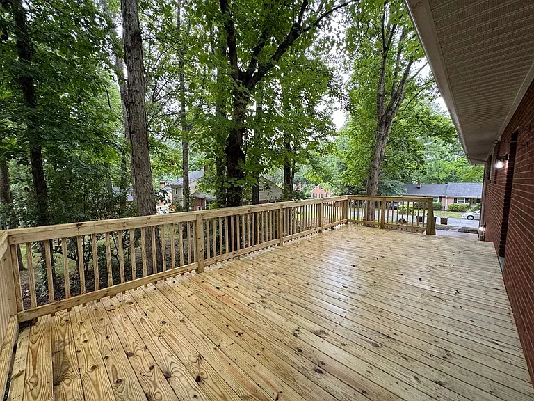 2205 Hathaway Dr — Photo 47