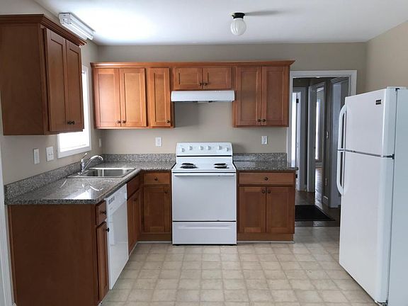4th image of 407 16th St E