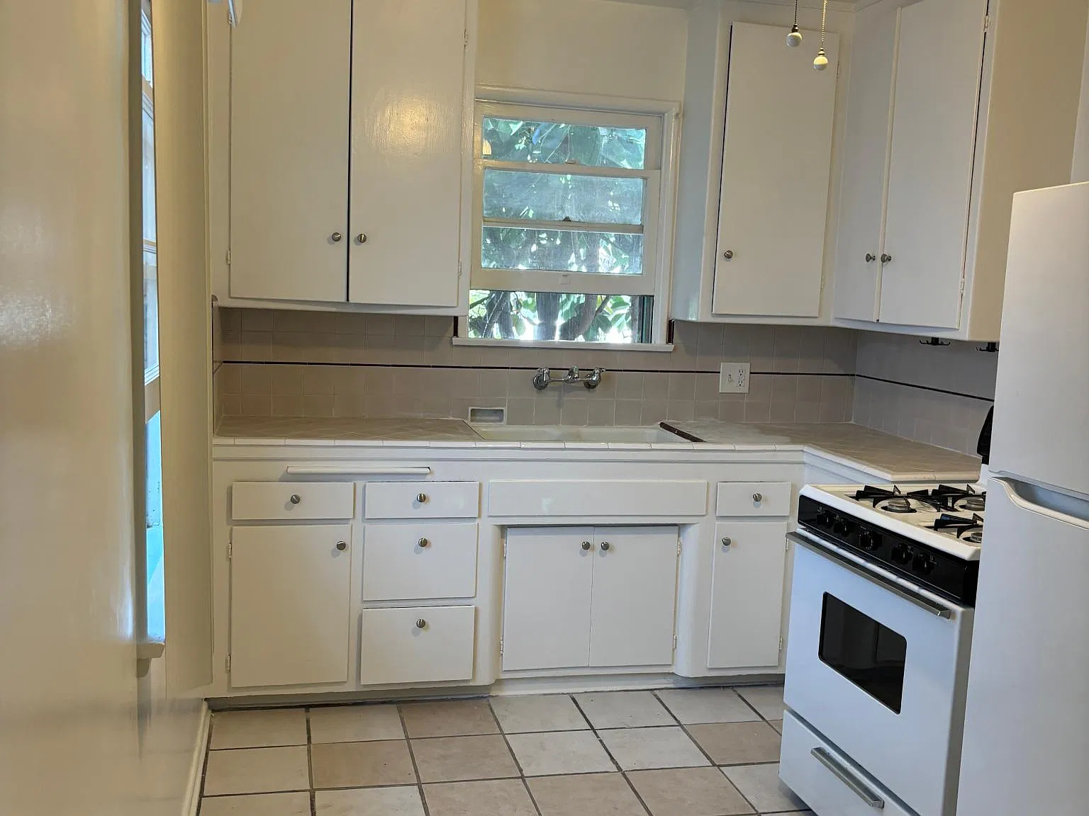 2 bed, 1000 sqft, $2,995 — Photo 4