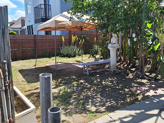 3rd image of 1280 W 38th St