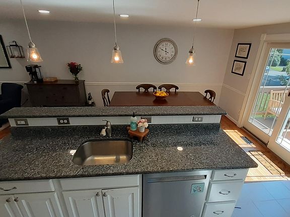 4th image of 6141 Windward Dr