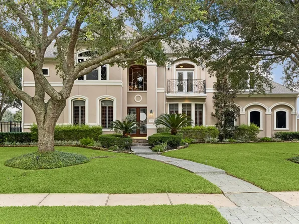 2731 Lakecrest Dr, Pearland, TX 77584
