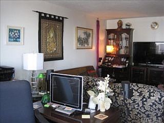 5th image of 11818 Union Tpke APT 11K