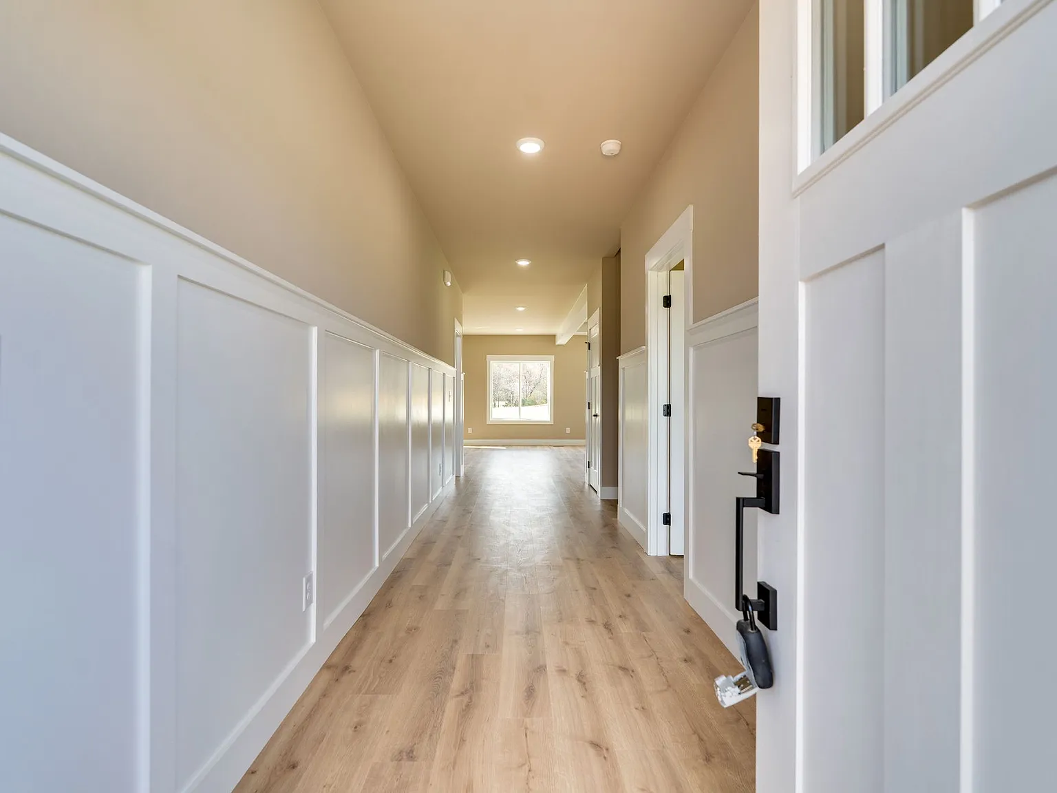 3 bed, 2.5 bath, 2383 sqft, $2,850 — Photo 3