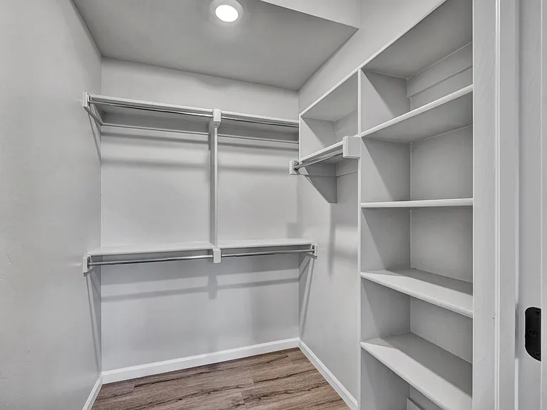 1138 N Blackwelder Ave — Photo 16