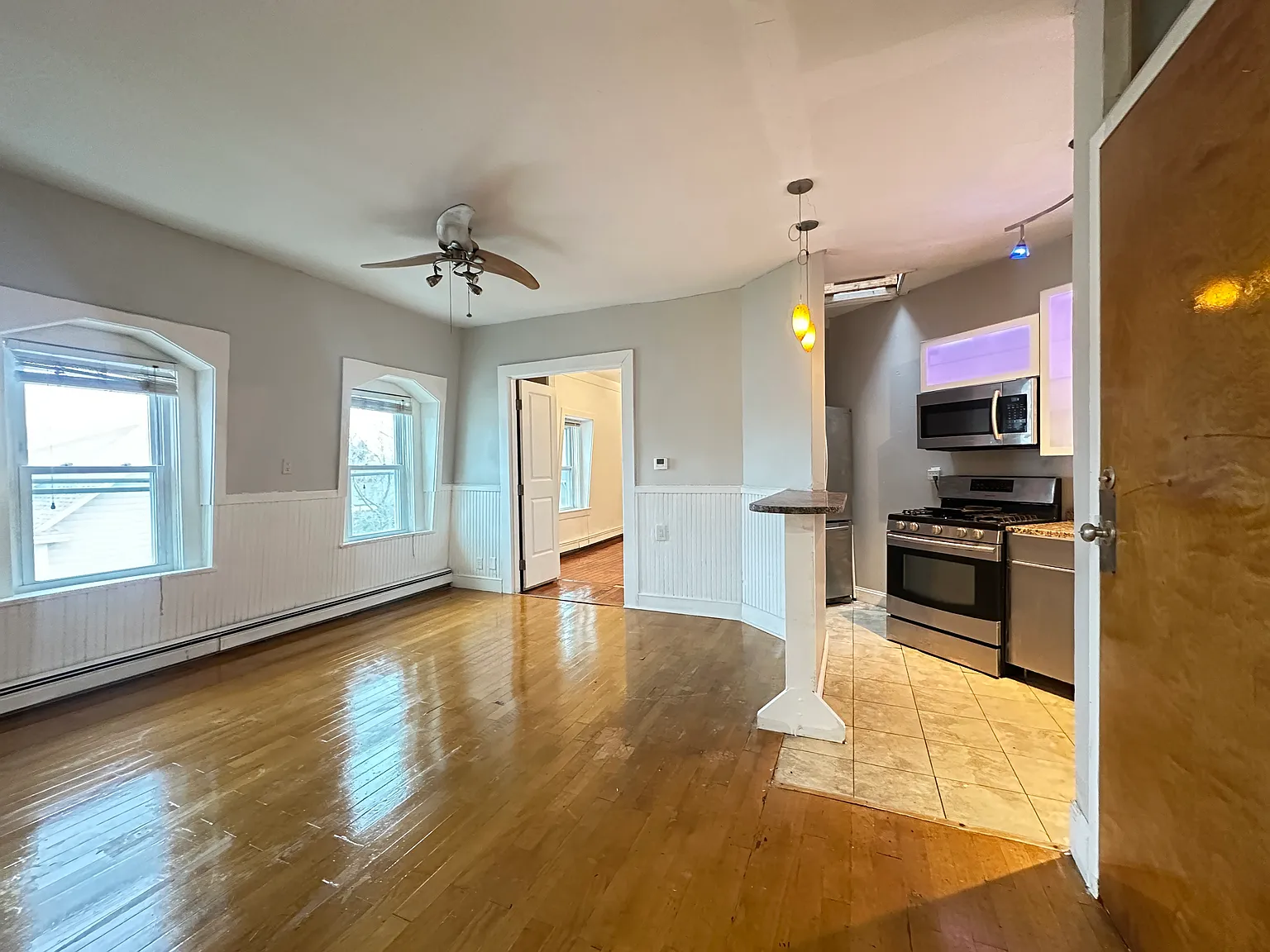 3 bed, 1200 sqft, $2,600 — Photo 4