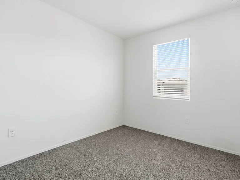 1575 E Fletcher Dr — Photo 17