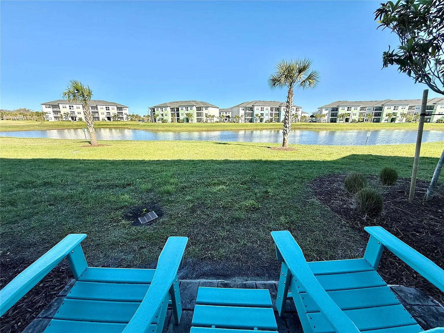 3 bed, 3.0 bath, 1545 sqft, $3,250 — Photo 2