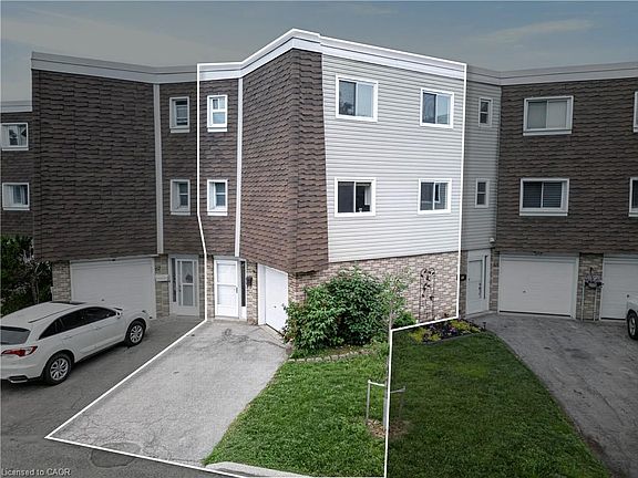 2nd image of 60 Elmsdale Dr #66