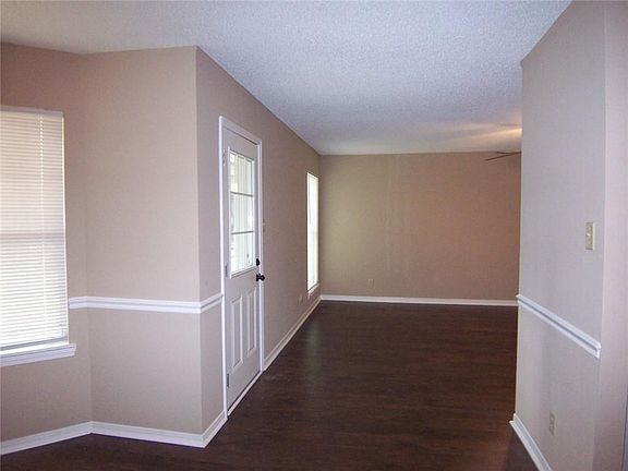 4th image of 5743 Woodchase Cir W