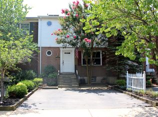 7119 Captains Cove Ct, Alexandria, VA 22315