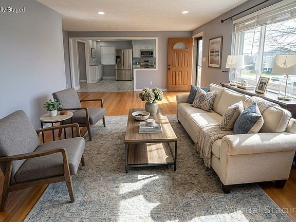 3rd image of 758 Rogers Rd