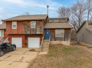 526 Muncie Rd, Leavenworth, KS 66048