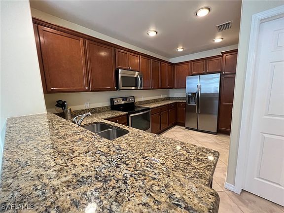 4th image of 28482 Villagewalk Blvd