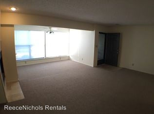8851 W 106th Ter, Overland Park, KS 66212