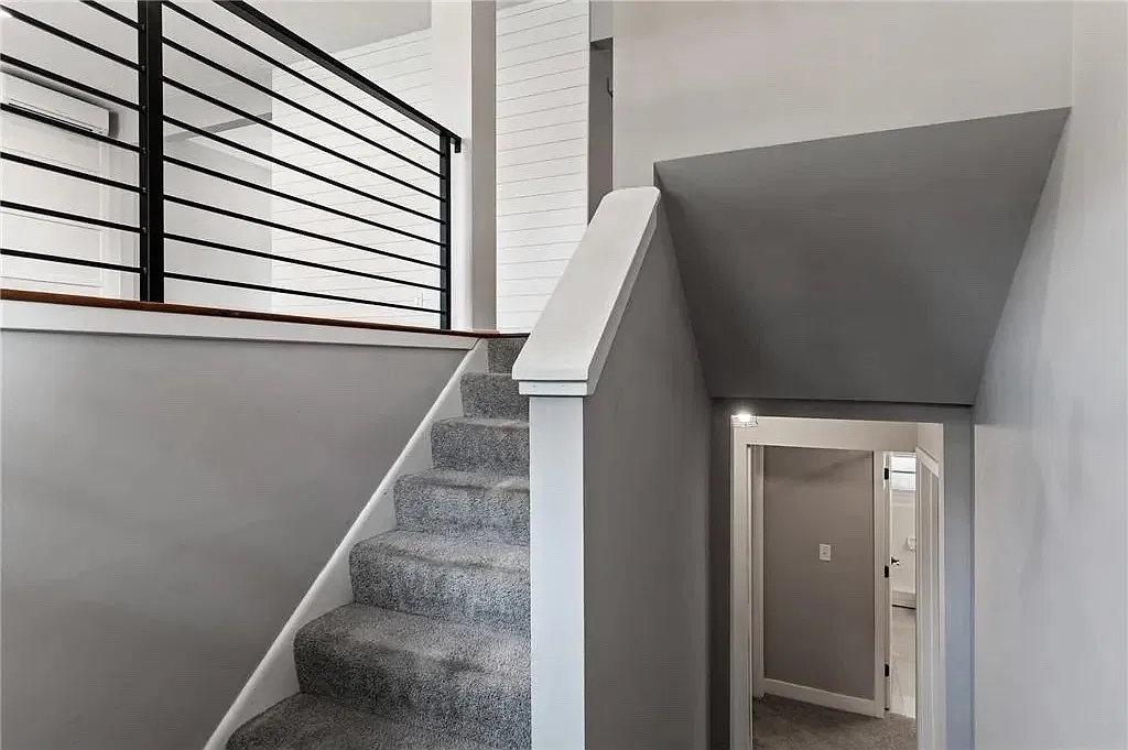4 bed, 2080 sqft, $3,000 — Photo 2