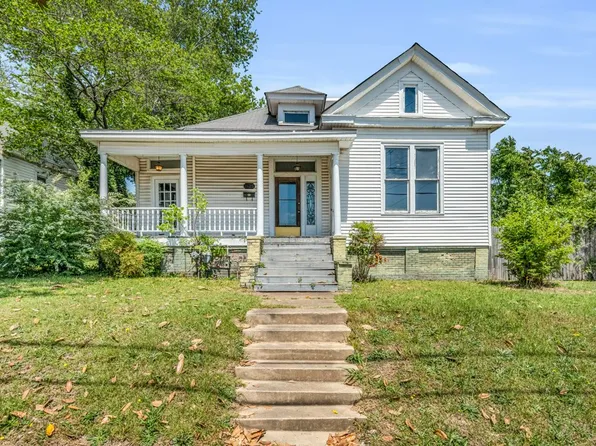 1425 College St, Columbus, MS 39701