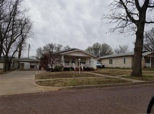 310 W 5th Ave, Bristow, OK 74010