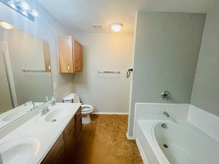 2701 Morningside Dr — Photo 8