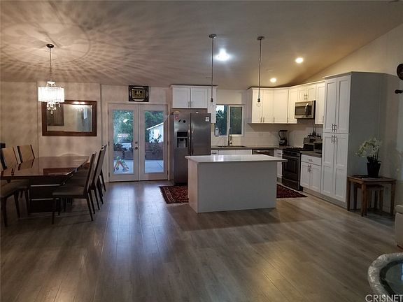 4th image of 8350 Woodlake Ave